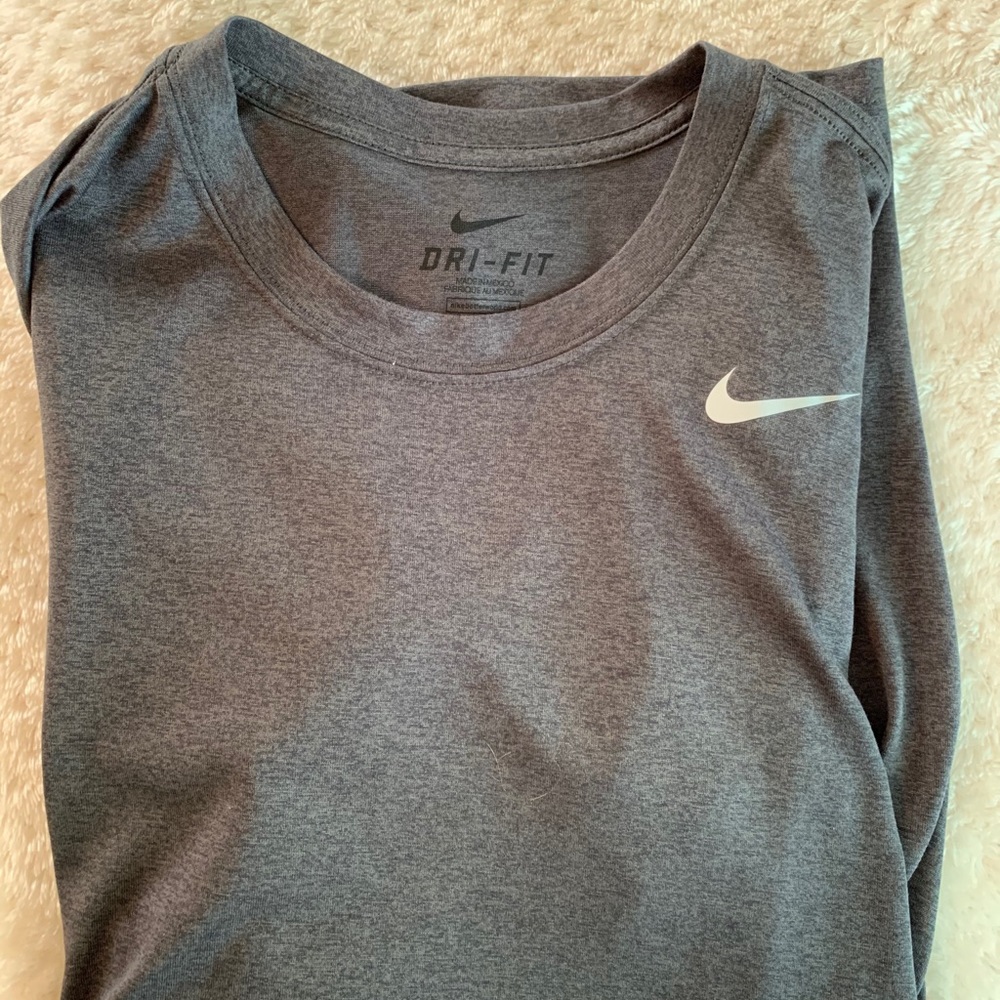 Tee shirt